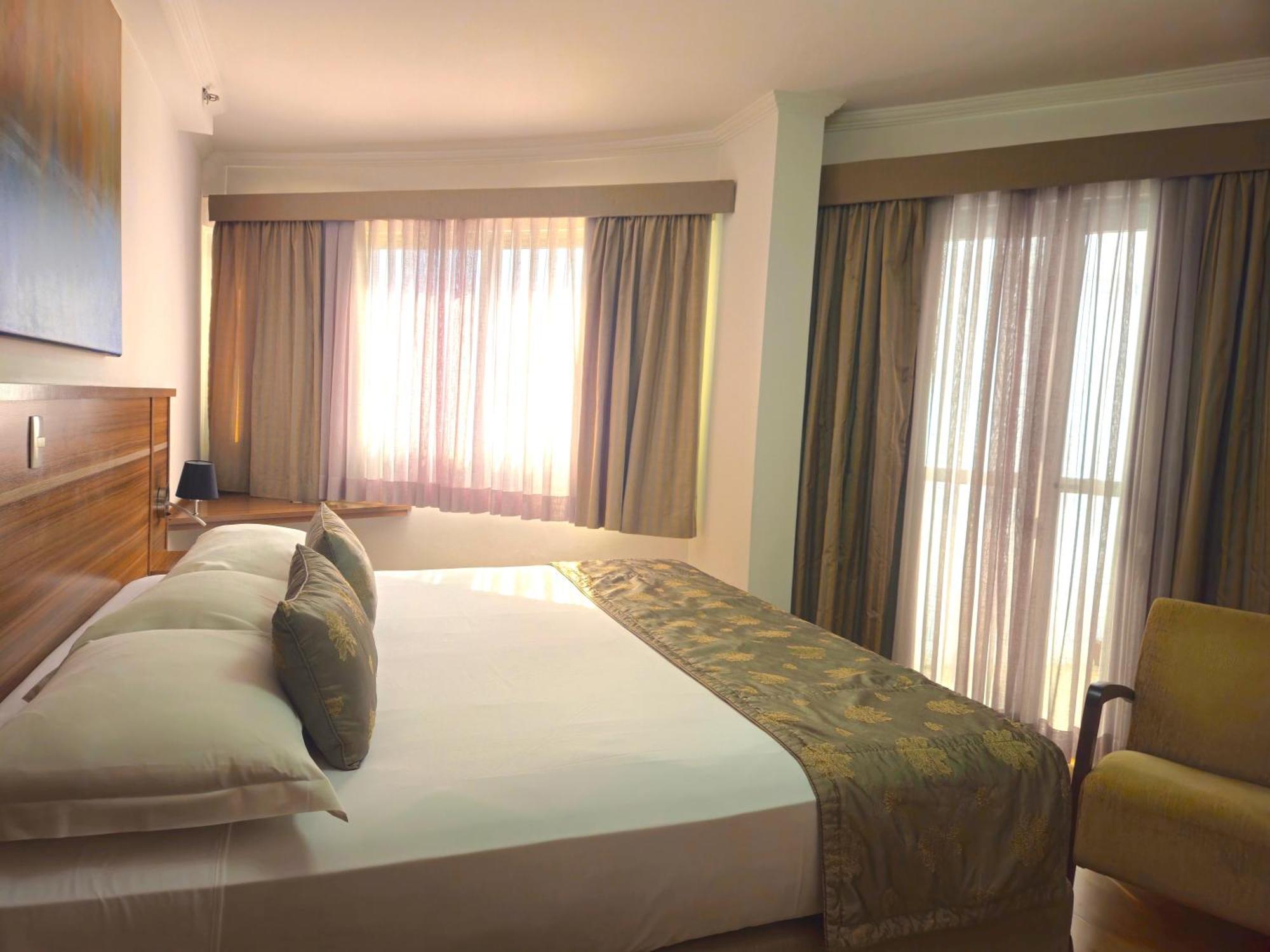 Faro Hotel São José dos Campos エクステリア 写真